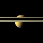 Кольца на фоне Титана