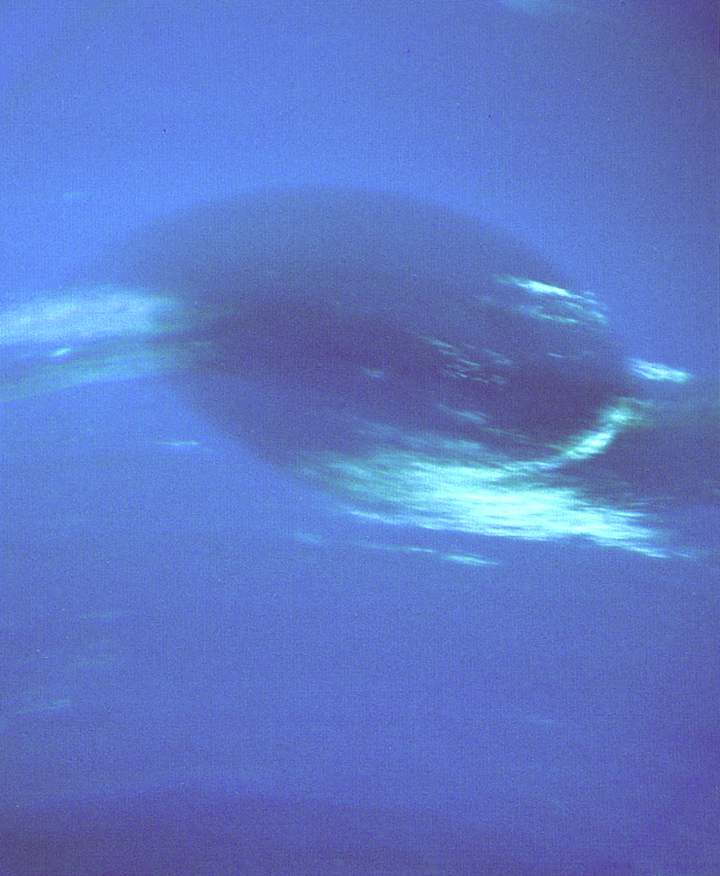 Большое Темное Пятно на Нептуне