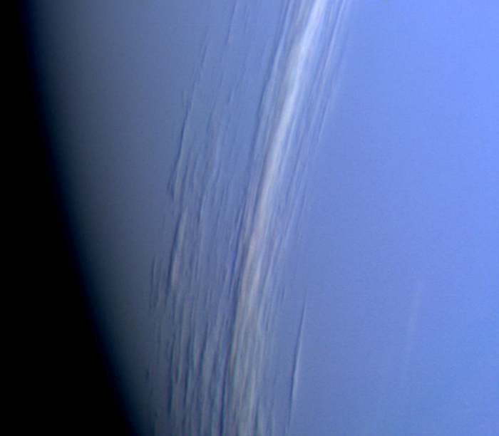 Облака на Нептуне