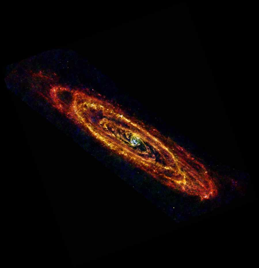 Холодные кольца пыли ярко светятся в галактике Андромеды