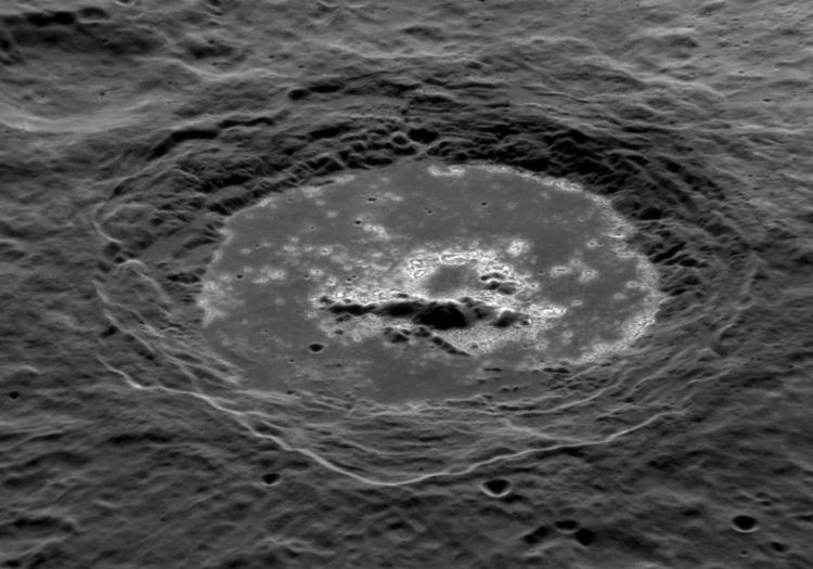 Фотография кратера Уорхол