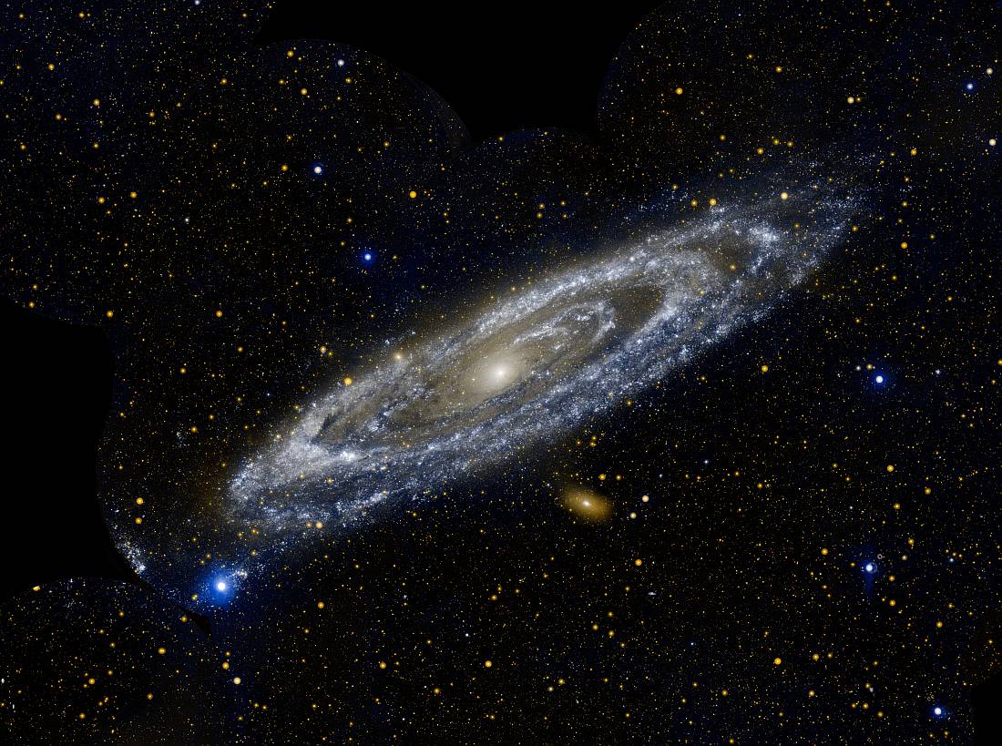 Галактика Андромеды M31 в УФ