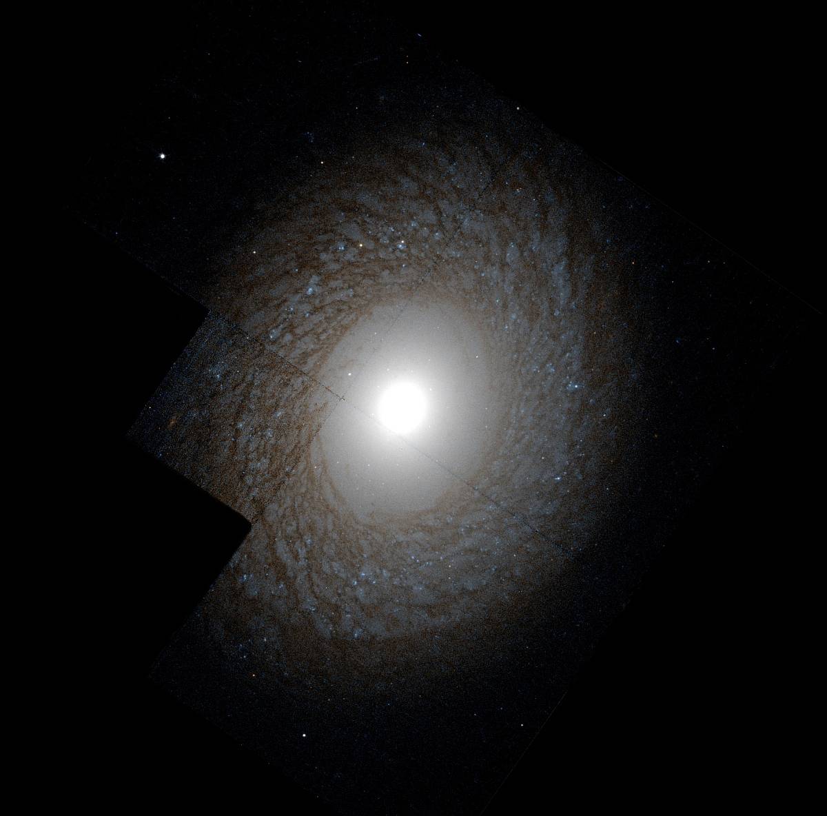 NGC 2775 - галактика в созвездии Рак