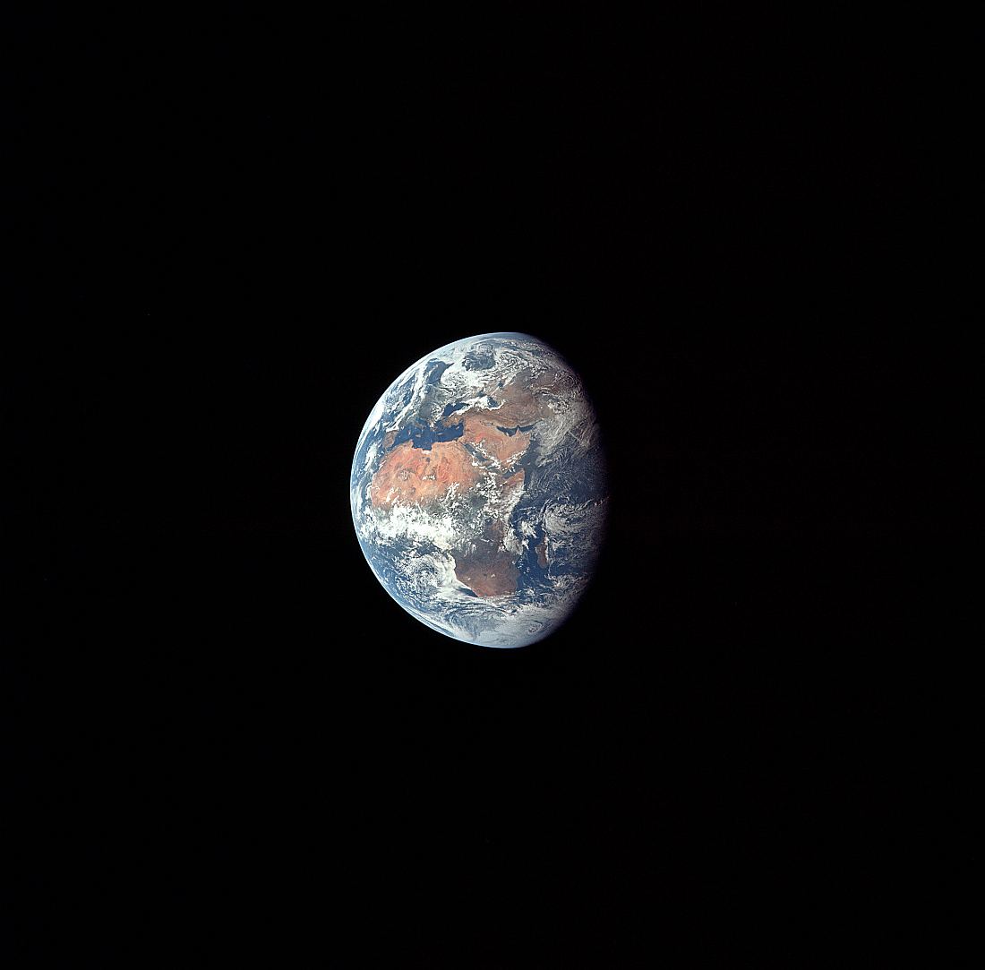 Вид Земли на третий день полета миссии Аполлон-11