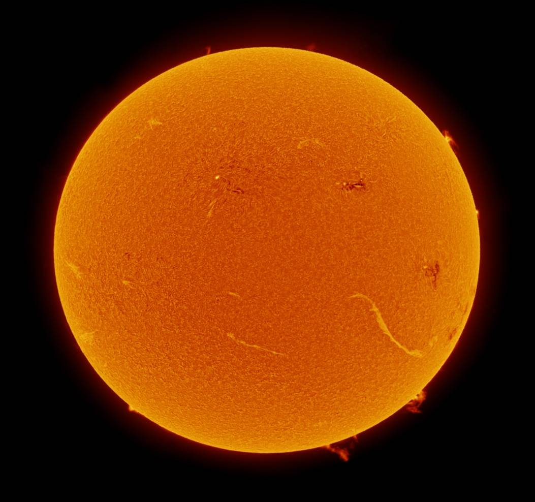 Солнце в линии водорода H-альфа