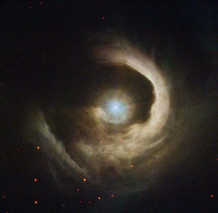 Туманность вокруг звезды V1331 из созвездия Лебедя, снимок Хаббла