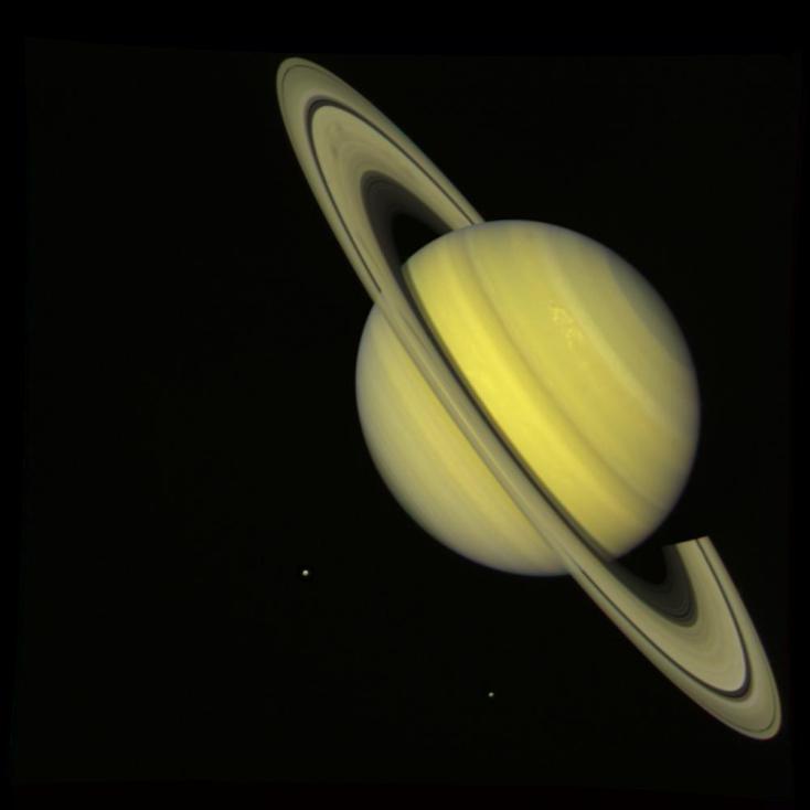 Снимок Сатурна в максимально естественных цветах