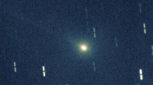 Фотография кометы под названием 55P/Темпеля — Туттля, сделанная Японской национальной астрономической обсерваторией 17 ноября 1998-го года.