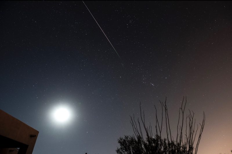 Фотография «падающей звезды» метеорного дождя Леониды