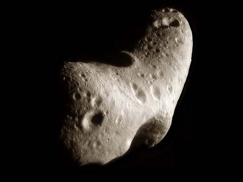 Составное изображение северной полярной области астероида Эрос