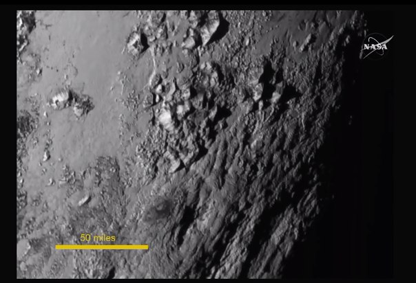 Поверхность Плутона вблизи