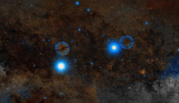 Звезды альфа Центавра (слева) и Хадар (справа) на фоне Млечного Пути
