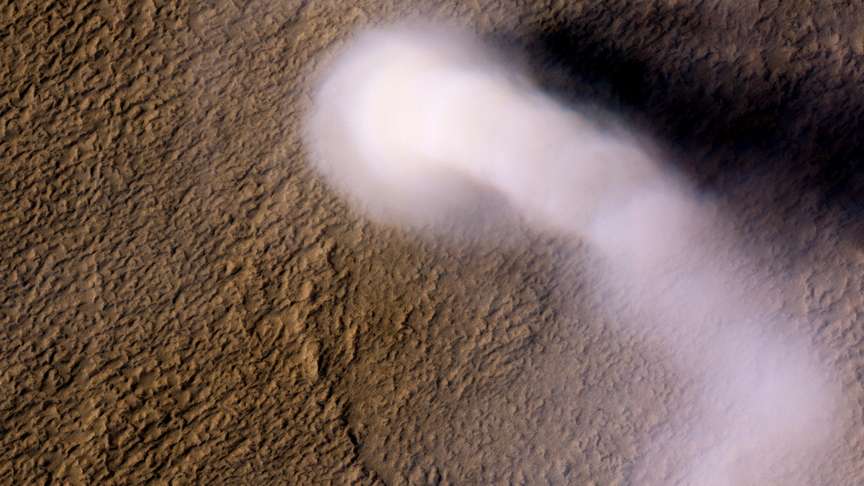 Пылевой дьявол на Марсе