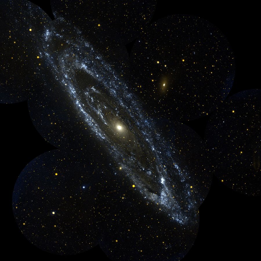 Галактика Андромеды в ультрафиолете. Комбинированный снимок. 