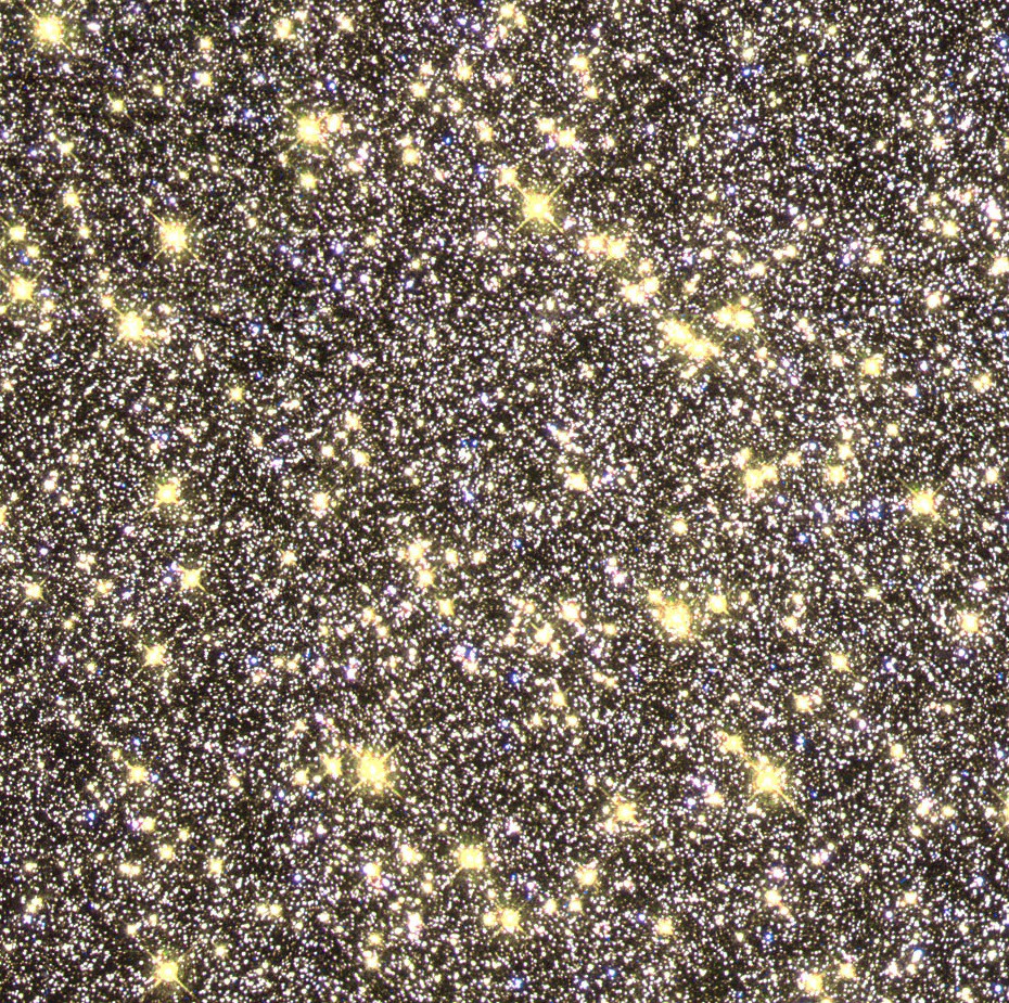 Столько звезд на маленьком квадратике неба видит мощный телескоп.