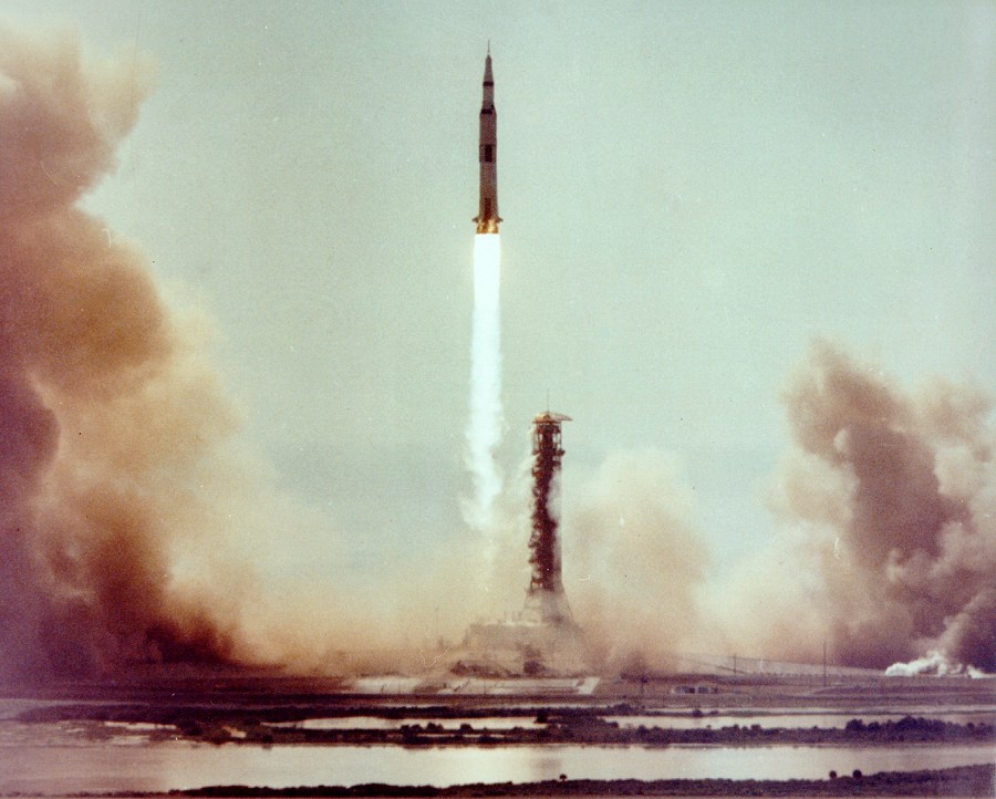 Взлет "Аполлон-11"