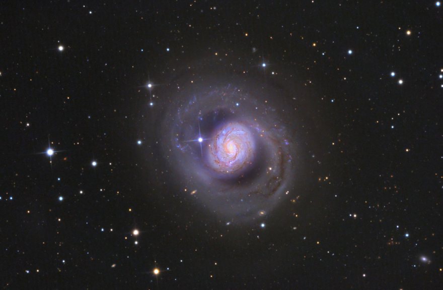 Спиральная галактика M77