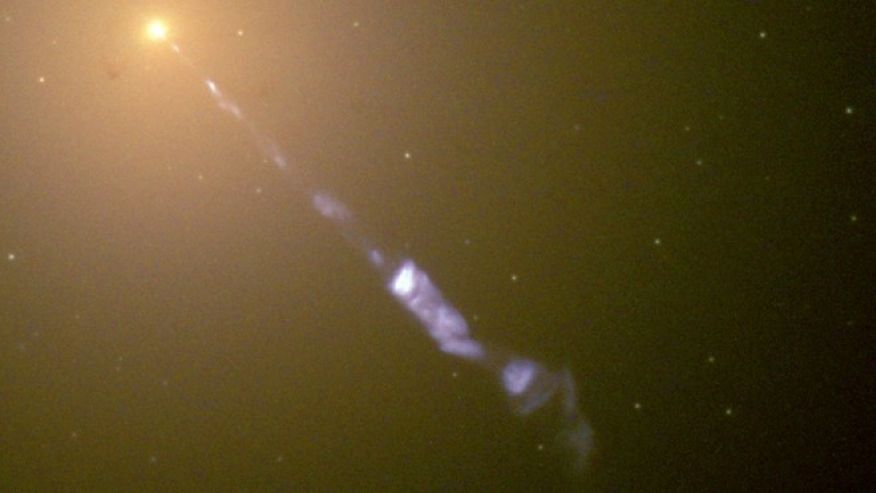 Галактика M87 и ее джет