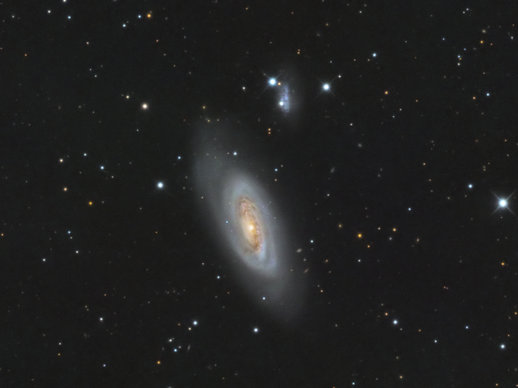 Галактика M90