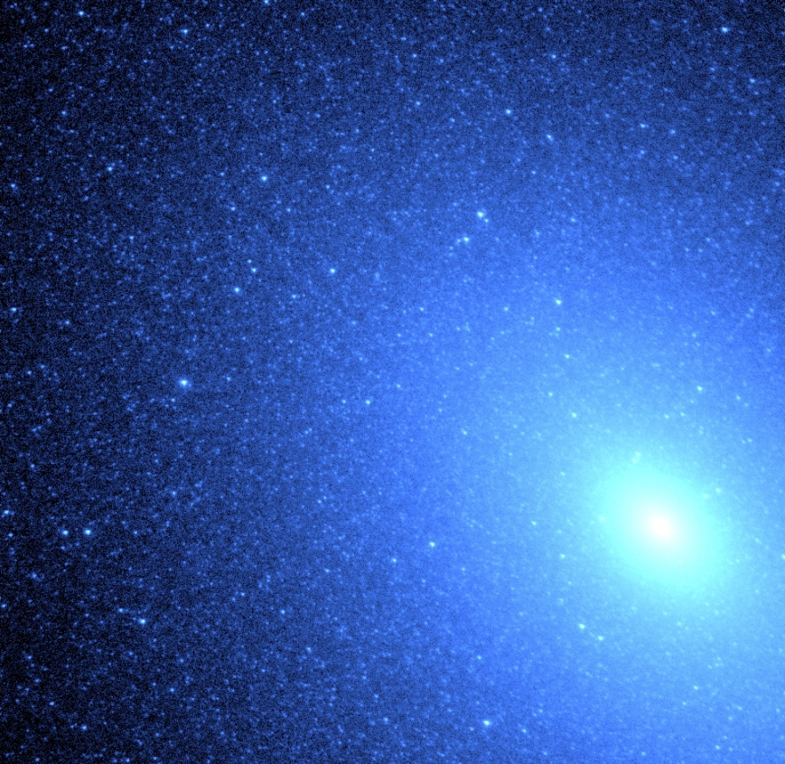 Рой из 8 000 голубых звезд вблизи галактического центра M32