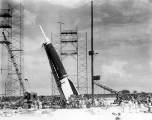 Первый запуск ракеты с мыса Канаверал