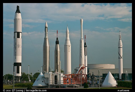 Экспозиция ракет, выставленная на мысе Канаверал ( стартовая площадка №26). Среди них есть Atlas D, Atlas F, Atlas F, Thor-Able, Delta-B, Jupiter-C, Redstone, Mercury-Redstone, Titan II.