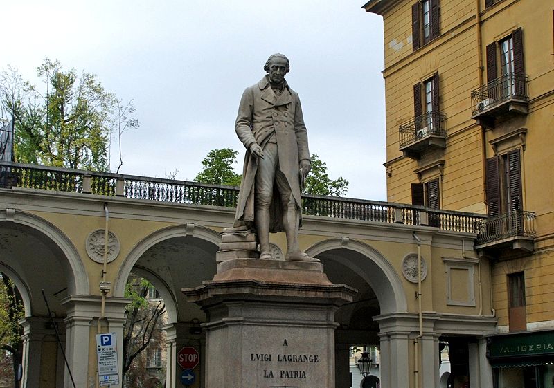Памятник Лагранжу в Турине