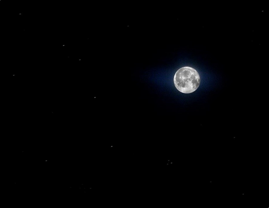 Звезды на снимках Луны