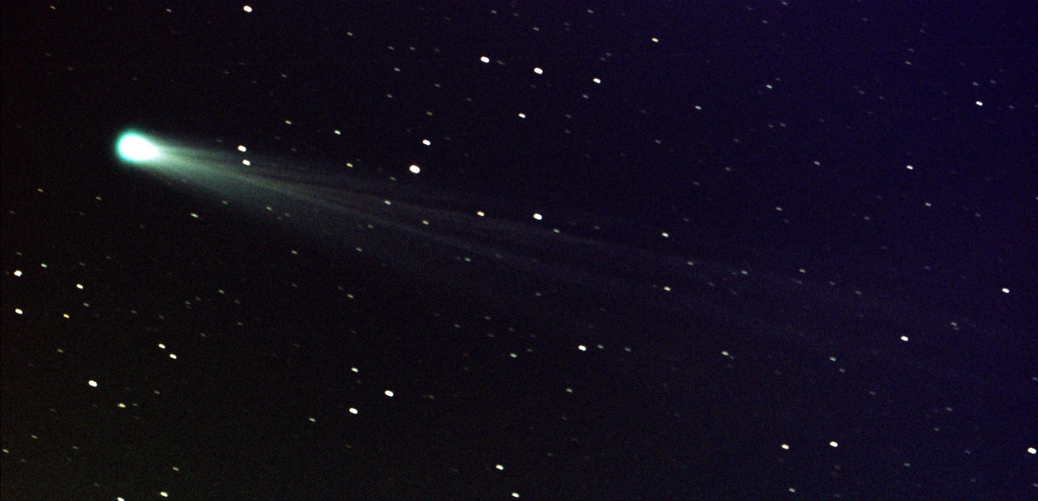 Фотография кометы ISON во время ее подлета к Солнцу (2013 г.)